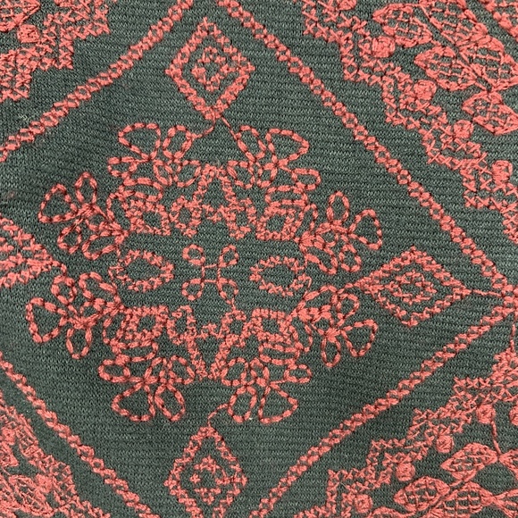 Kendall and Kylie crop top XS embroidery - Picture 4 of 7